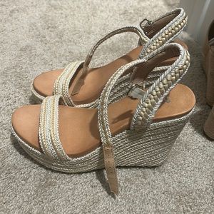 Mia wedges